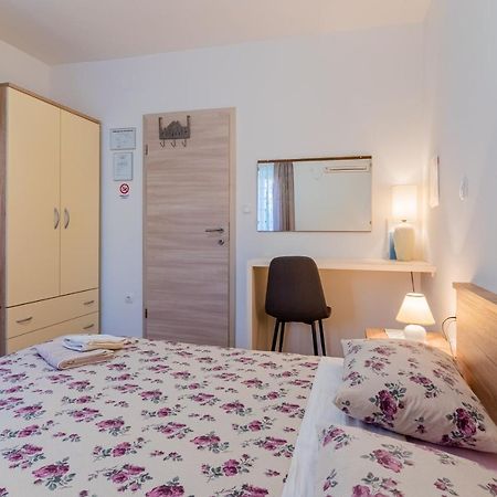 Room Laudina Cres Exteriör bild