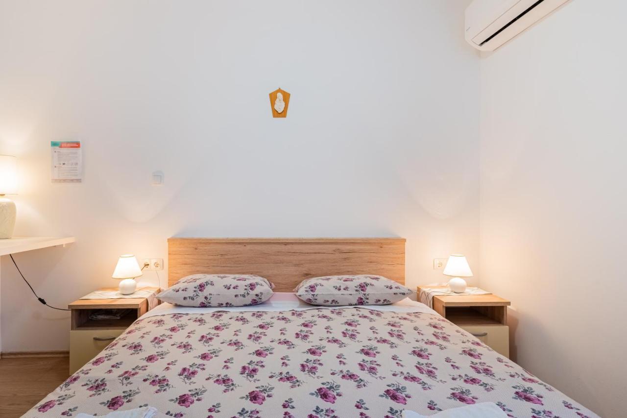 Room Laudina Cres Exteriör bild